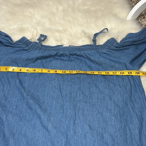 Seven sisters off shoulder blouse. - Picture 6 of 6